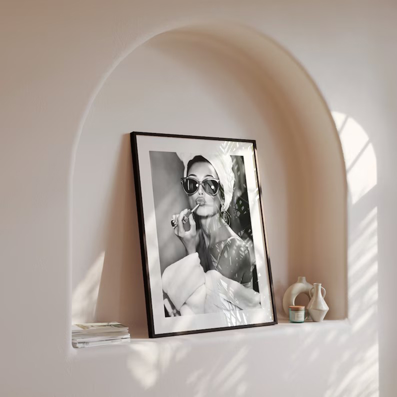 Audrey Hepburn Lipstick Canvas - đánh giá và giá Vintage Fashion Sketches